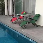 Mobina Λάρνακα