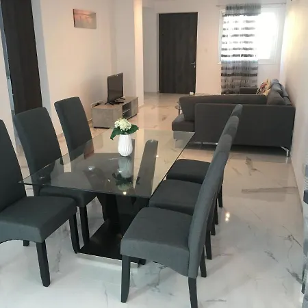 Mobina * ラルナカ