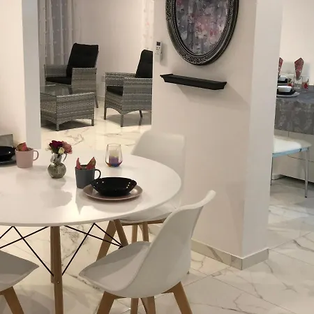 Mobina * ラルナカ