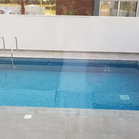 Mobina * Larnaca