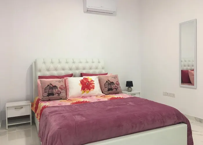 Mobina * Λάρνακα