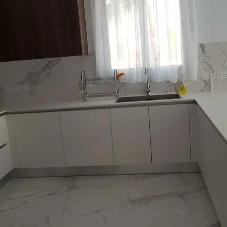 Villa Mobina Lárnaka