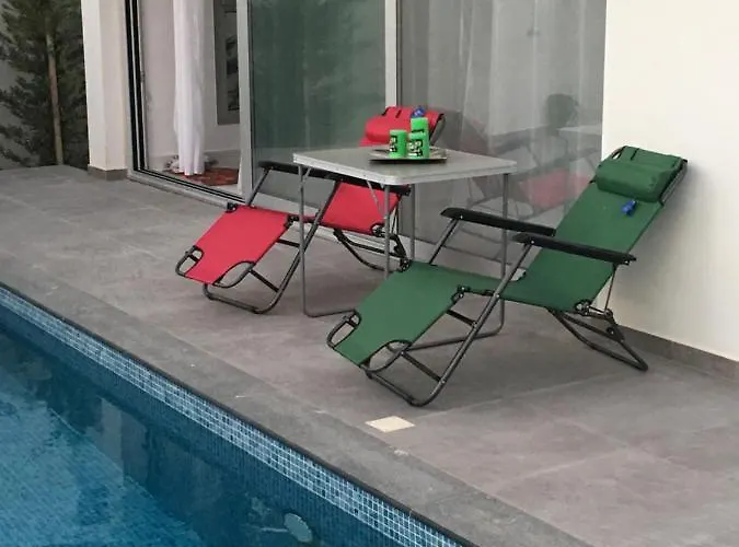 Mobina Ларнака