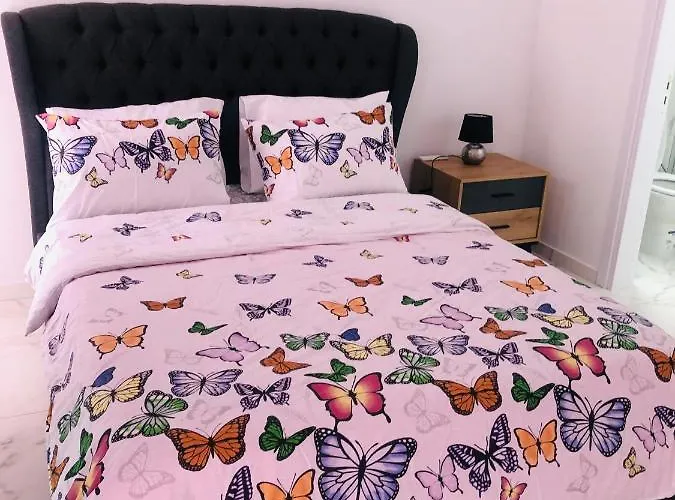 Mobina * Ларнака